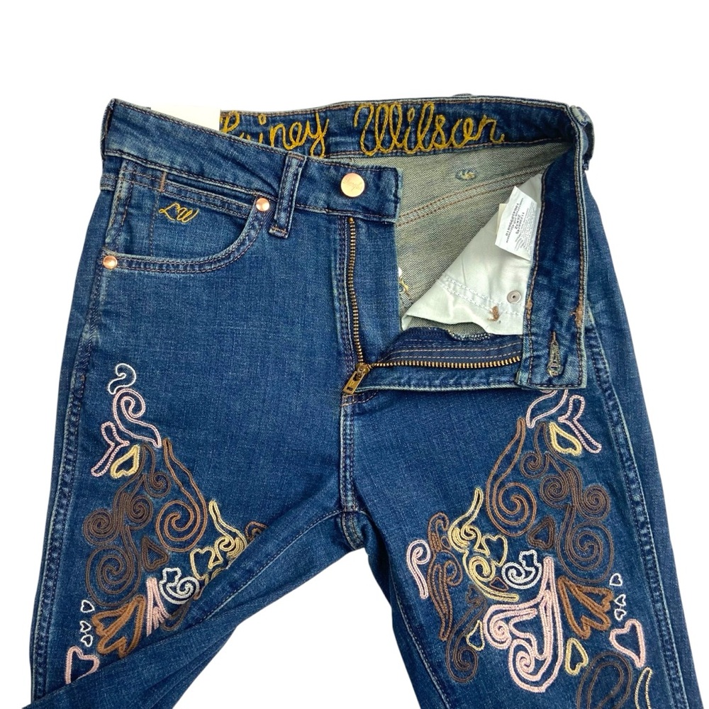 NWT Wrangler x Lainey Wilson Wildflower Embroidered Jeans Bell Bottom 25 - Picture 3 of 15